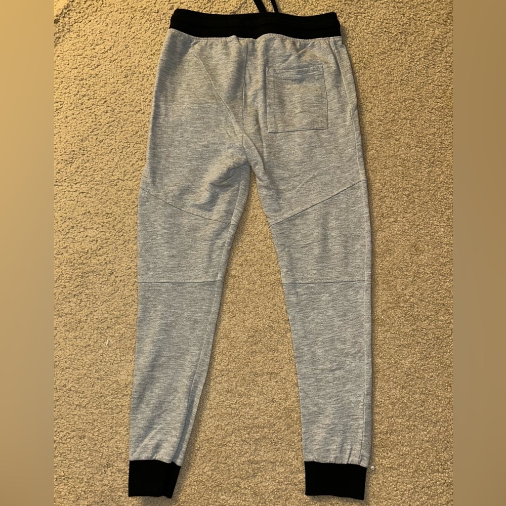 Forever 21 - Picture 3 of 4